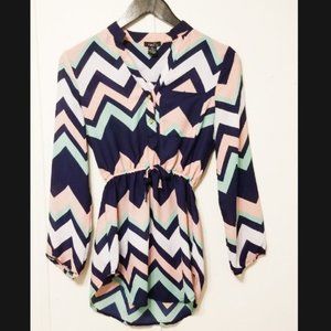 Rue21 XS Chevron polyester blouse super cute